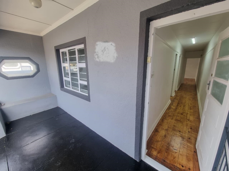To Let 2 Bedroom Property for Rent in Lansdowne Western Cape